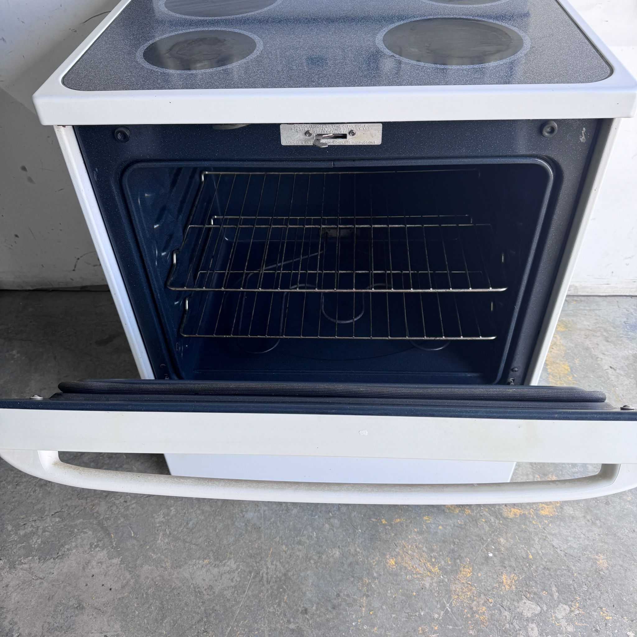 GE Spectra Electric Stove GE Spectra Electric Stove